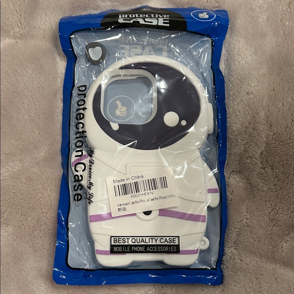 Astronaut Design Protective Phone Case - Black and White for IPhone 13 Pro